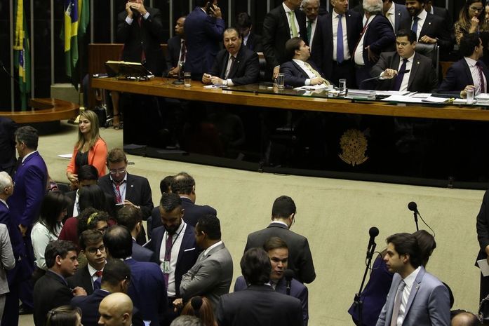 Congresso faz acordo com governo e derrubará vetos da LDO 2020