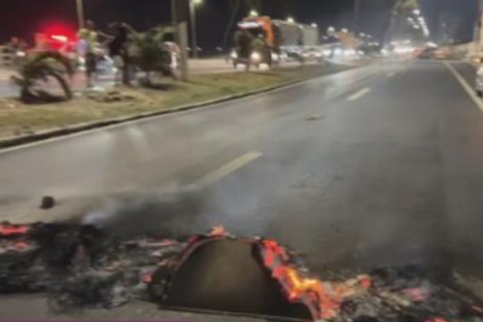 Moradores do Prado protestam contra a falta de energia no bairro
