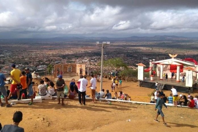 Acesso ao Morro Santo fortalece o turismo religioso no Santuário de Santa Cruz nesta Semana Santa em Arapiraca