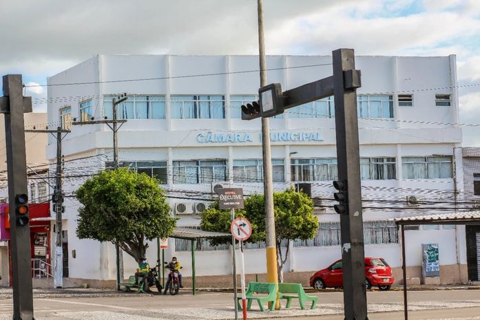 Projeto de Lei que concede o reajuste aos servidores da educação já está na Câmara de Vereadores de Delmiro Gouveia