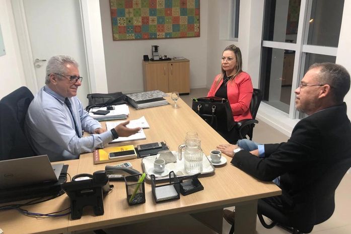 Prefeita de Major Isidoro, Santana Mariano, se reúne com o Presidente da Desenvolve