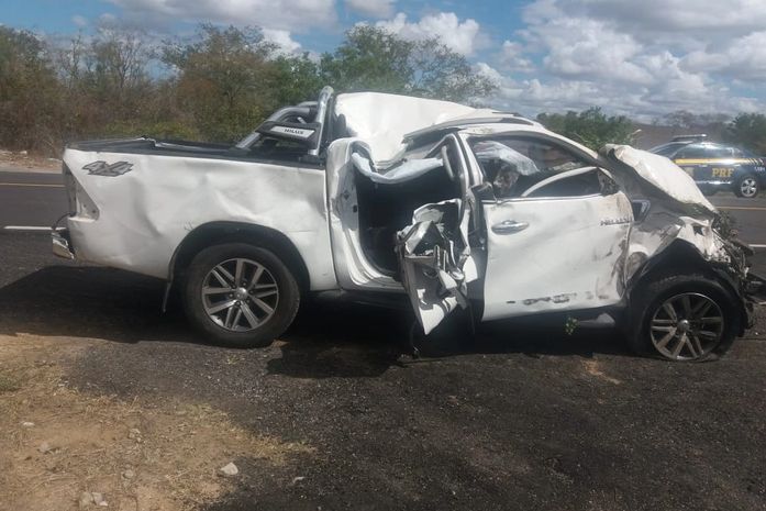 Duas pessoas ficaram feridas após capotamento na BR-243, em Inhapi