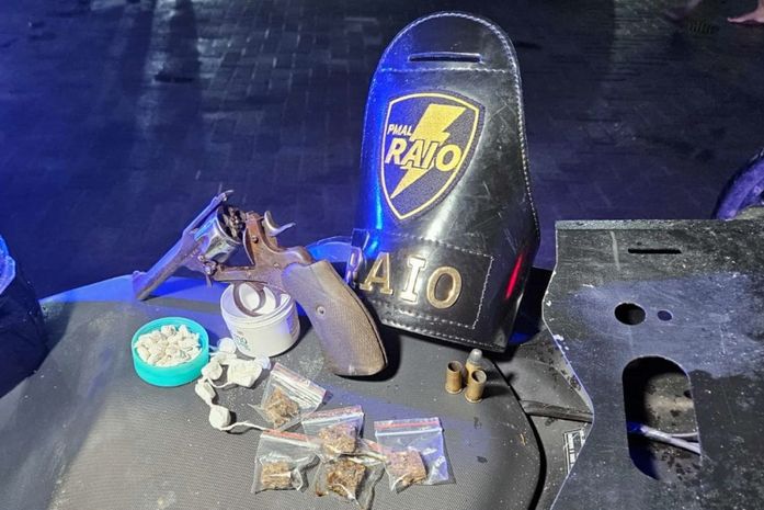 Polícia é recebida a tiros e suspeito de tráfico é preso na parte alta de Maceió