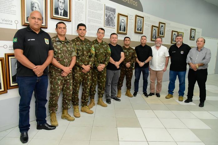 Centro Administrativo de Arapiraca recebe a visita do comandante do 59º BIMtz