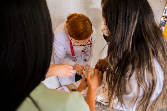 Cães e gatos cadastrados no programa Meu Amigo Pet passam por exames de hemograma para castração