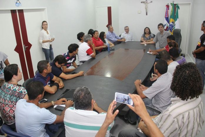 Entidades de classes são recebidos pelos secretários de Planejamento e da Fazenda