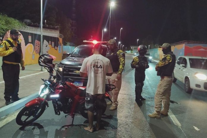 Operação Ruído Zero: DMTT de Maceió aborda motociclistas com descarga do motor alterada