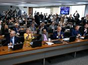 Senadores da CCJ comemoram aprovação de projeto sobre prisão em 2ª instância