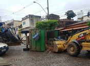 Com trator desgovernado, condutor acaba atingindo veículo de passeio em Palmeira 