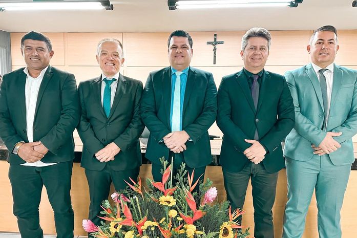 Câmara de Arapiraca empossa Mesa Diretora para o biênio 2023/24