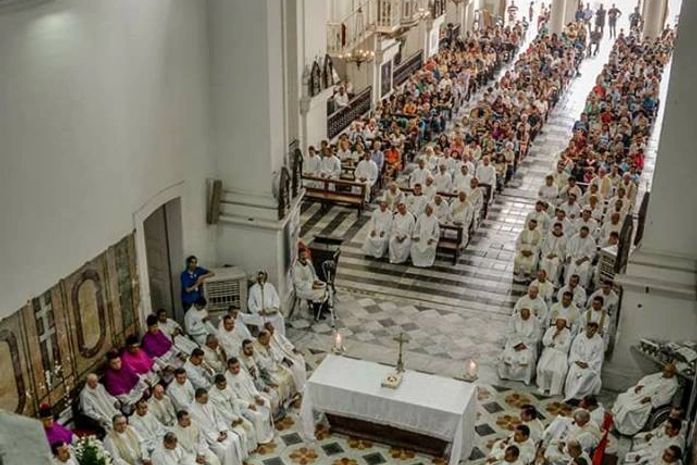 Missa dos Santos Óleos, realizada na quinta-feira Santa (29) na Catedral Metropolitana de Maceió.