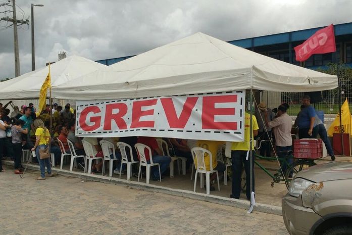 Servidores devem votar greve em assembleia a ser realizada na próxima quinta-feira (24).