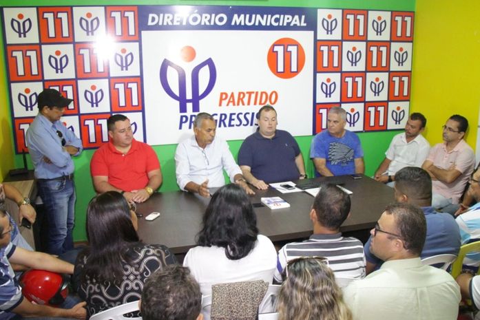 Deputado Tarcizo Freire reúne lideranças em encontro político partidário