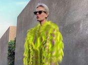 Moda virtual: já imaginou comprar uma roupa que só pode ser usada de maneira online? Vem entender isso