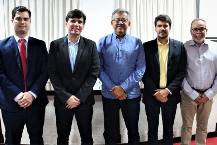 Prefeito Március Beltrão empossa novo Procurador Geral do Município