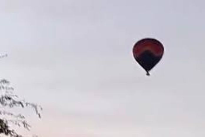 Balão é visto sobrevoando Arapiraca na madrugada desta segunda (07)