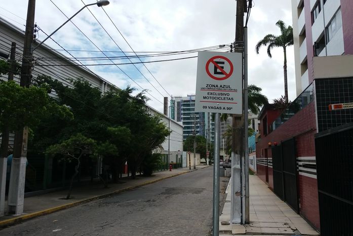 Implantação da Zona Azul na Rua Professora Edith Brandão Nogueira