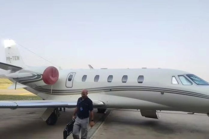 Avião de Gusttavo Lima é apreendido em ação contra lavagem de dinheiro e jogos ilegais que prendeu Deolane Bezerra