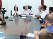 prefeito Rogério Teófilo durante primeira coletiva após a posse 