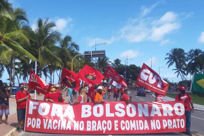 Maceioenses participam de ato nacional contra o presidente Jair Bolsonaro; veja fotos