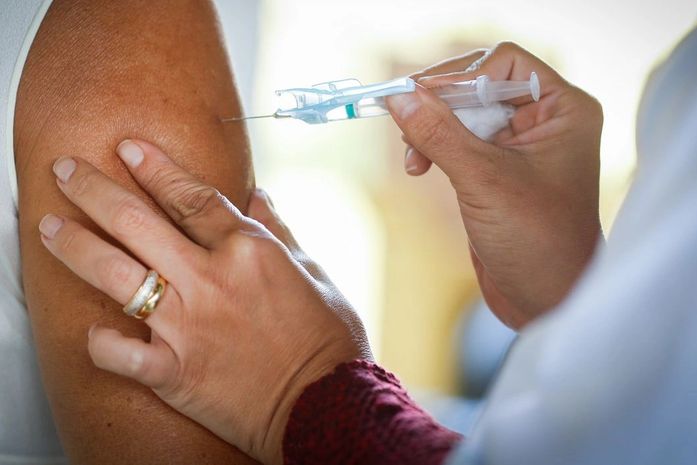 Ministério da Saúde recebe 1 milhão de doses de Coronavac nesta quarta (16)
