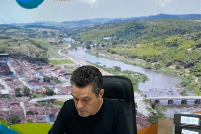 Prefeitura de Branquinha concede recomposição salarial para profissionais da educação