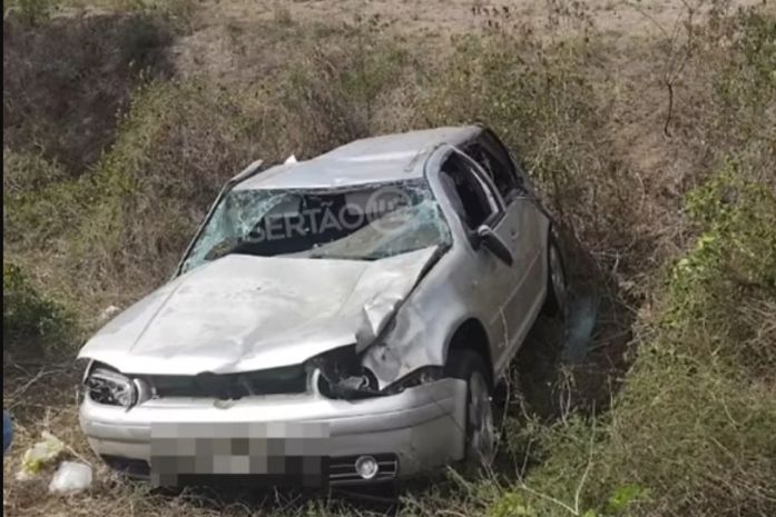 Mulher morre e quatro pessoas ficam feridas em capotamento na AL-220