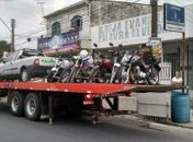 Blitz do Bptran no Clima Bom tem veículos apreendidos e uma mulher presa