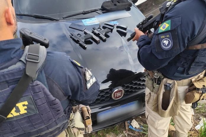 Homem é preso por porte ilegal de arma, receptação e adulteração de veículo após perseguição