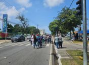 Trabalhadores do Hospital Veredas seguem para o 15º dia de manifestações na Fernandes Lima