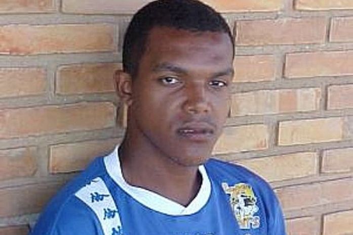 Jovem zagueiro Carlos Diogo, 20 anos (Fonte: Futebol na Hora)
