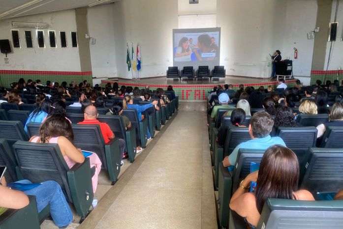 Em parceria com Farmacêutica, SMS promove formação sobre doenças raras para profissionais da Rede Municipal de Saúde