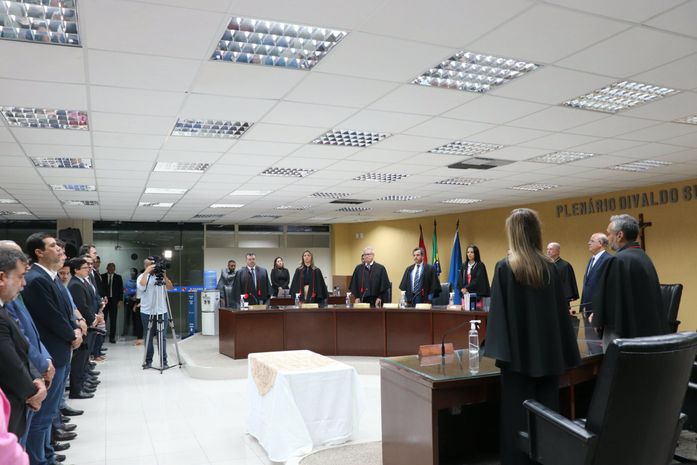 Presidente da AMA prestigia posse de novo procurador-geral do MP de Contas