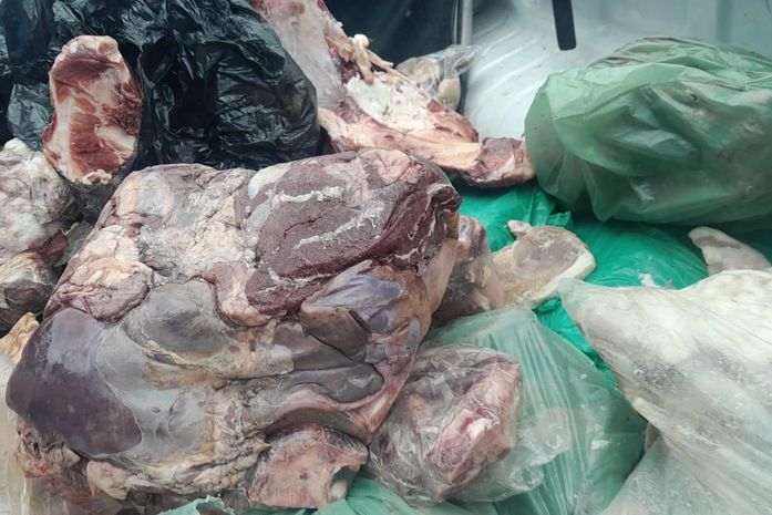 Risco à saúde: fiscalização apreende 320 kg de carnes impróprias para consumo em supermercado de Maceió