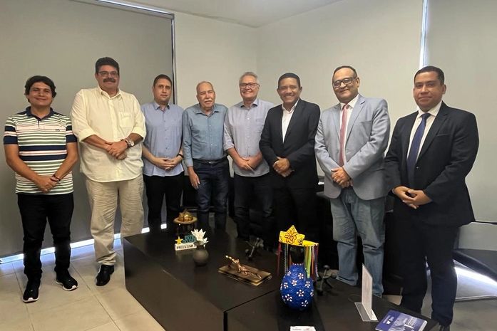 Júlio Cezar e Renan Calheiros discutem prioridades para a área da Saude em Palmeira