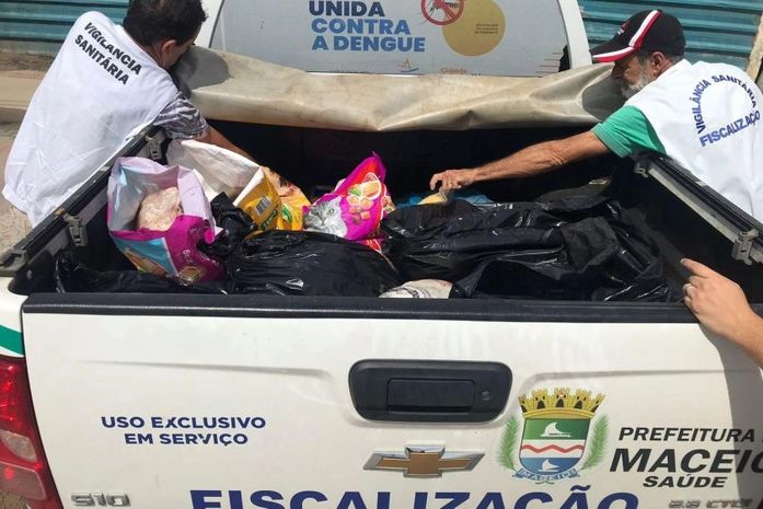 Produtos foram recolhidos e levados ao aterro sanitário da capital.