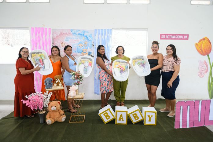 Prefeitura de Coruripe entrega kits de enxoval a gestantes atendidas pelo Programa CRIA