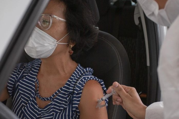 Secretaria alerta que os trabalhadores de saúde devem apresentar cópia da documentação para tomar a vacina