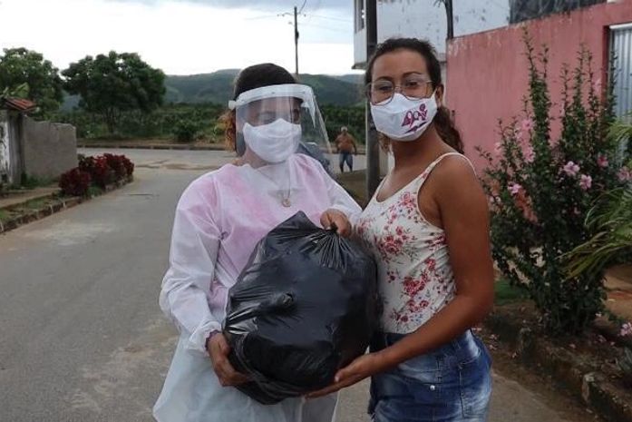 Por meio da agricultura familiar, Prefeitura de Santana do Mundaú entrega cerca de 10 toneladas de alimentos