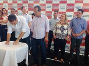 Renan Filho assina ordem de serviço para mais obras na cidade