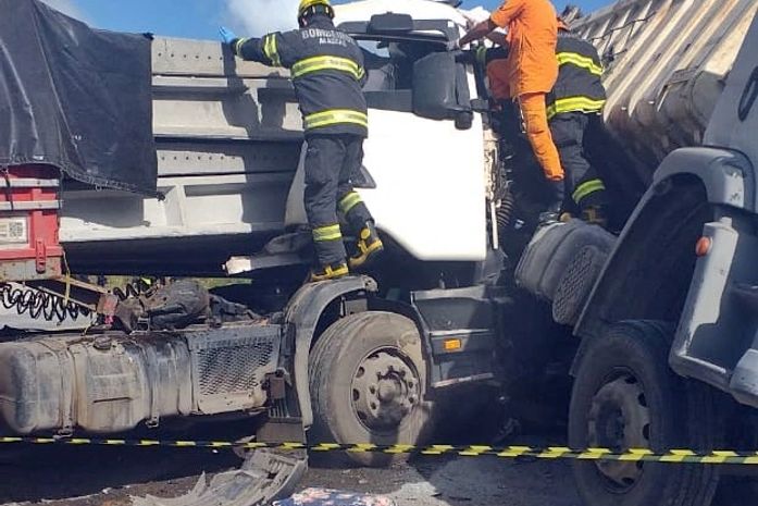 Acidente entre carretas no Pilar deixa duas pessoas feridas