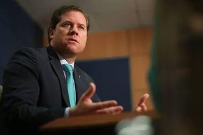 Marx Beltrão pede à ANEEL suspensão do corte do fornecimento de energia até dezembro