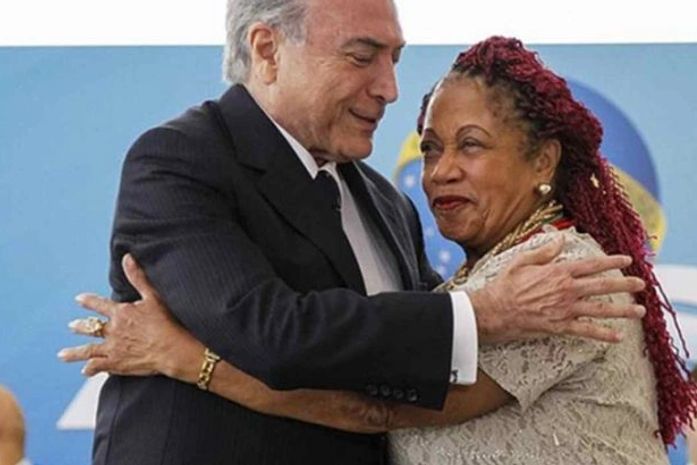 Seja homem, presidente: liberte a ministra dos grilhões de ouro da cúpula do Estado...