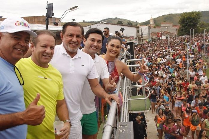Encerrando o CarnaLaje, Bloco Bacalhau na Vara arrasta mais de 60 mil foliões no maior carnaval de Alagoas