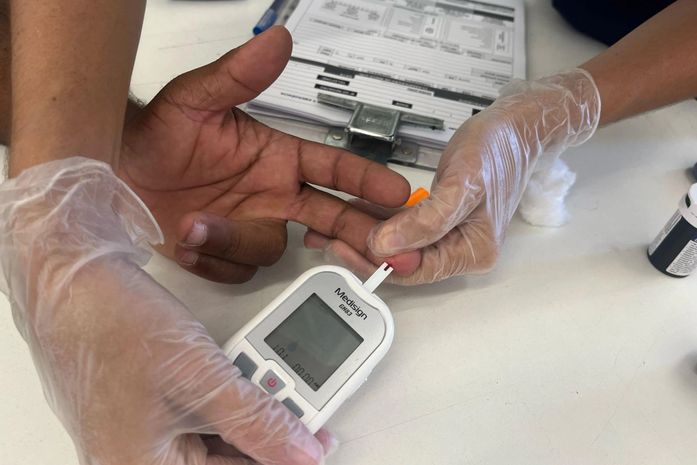 Festas de fim de ano exigem atenção redobrada de diabéticos e hipertensos, alerta médico do Hospital Ib Gatto