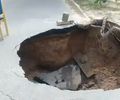Cratera se abre e assusta moradores no bairro da Jatiúca, em Maceió 