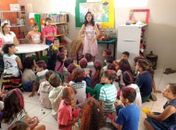 Crianças redescobrem brincadeiras tradicionais na Biblioteca Arapiraquinha