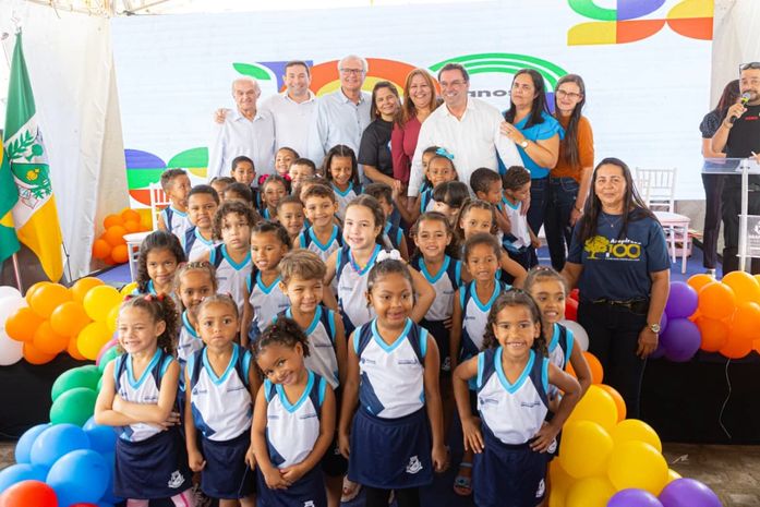 Prefeito Luciano entrega escola de tempo integral em Mangabeiras e anuncia inauguração de mais uma creche em Arapiraca