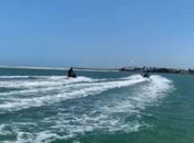 Vídeo: Policial militar atira contra homem durante briga em alto mar, no Pontal da Barra 