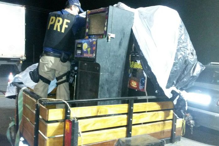 Máquinas de caça-níquel foram apreendidas na BR-101